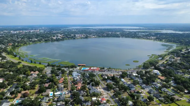 Aerial view of Lake Hollingsworth and surrounding neighborhoods in Lakeland, Florida